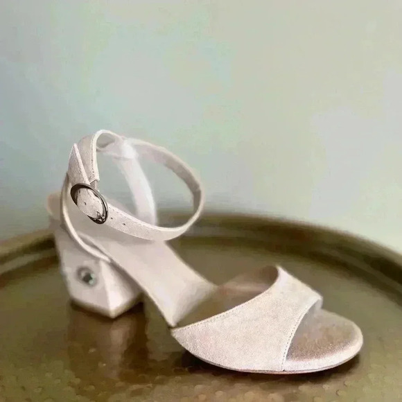 Stuart Weitzman Block Heel Suede Sandal - Picture 5 of 9